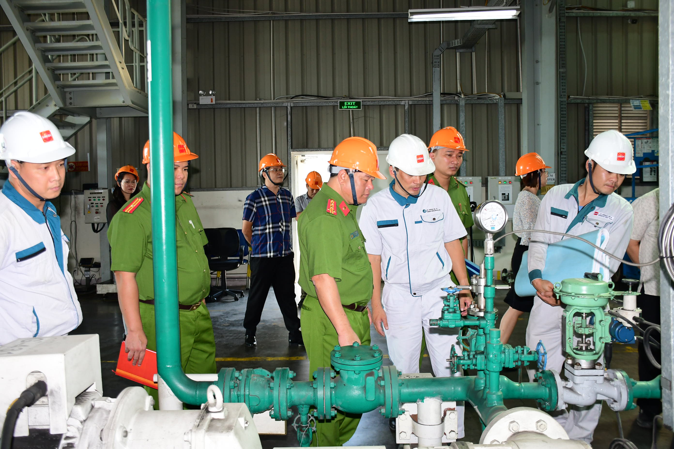 Thông báo 153 cơ sở bị đình chỉ hoạt động trên địa bàn thành phố